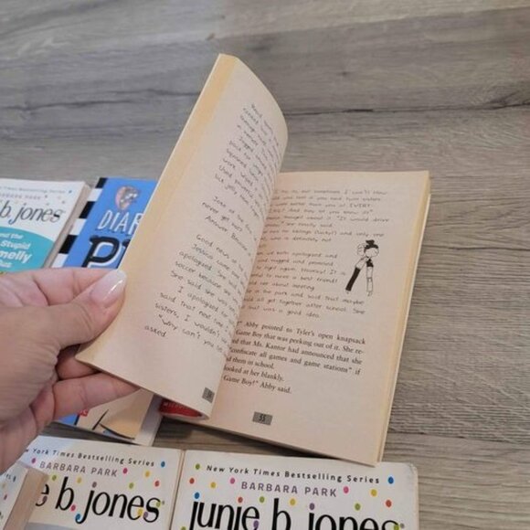 books. lot of 6 books. maybe 2, 3rd of 4th grade level depending on the kid. jun - Picture 4 of 5